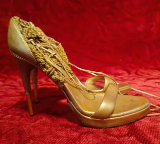 Sandalias Gucci Doradas