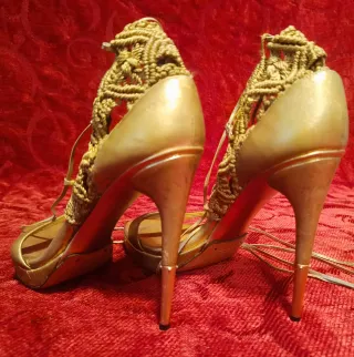 Sandalias Gucci Doradas