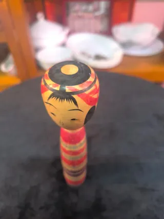 Muñeca Kokeshi japonesa madera antigua