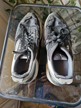 Zapatillas deportivas Fila negras y grises