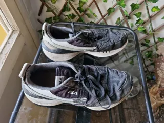 Zapatillas deportivas Fila negras y grises