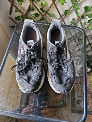 Zapatillas deportivas Fila negras y grises