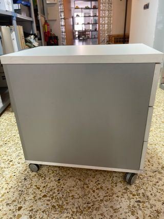 Cajonera de oficina con ruedas