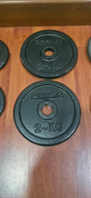 Barra Z con discos de pesas