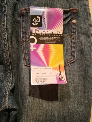 Pantalón tejano pata ancha