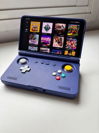 Retroid Pocket Flip 2 Color Gamecube