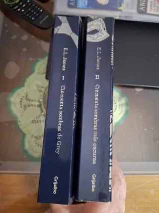Lote 2 libros de la trilogía (Cincuenta sombras)