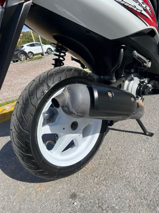 Yamaha Jog RR 50 Scooter