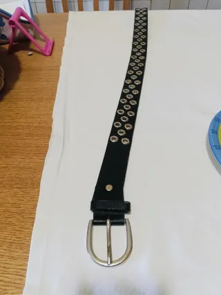 Cintura nera con borchie argento