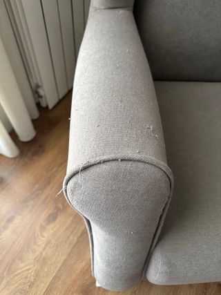 Mecedora de tela gris