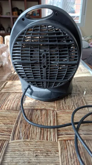 Calefactor vertical 1800/2100W con asa