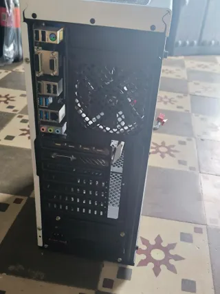 Ordenador gaming ryzen5 3600x 16gb ddr4 Rx 580 8gb