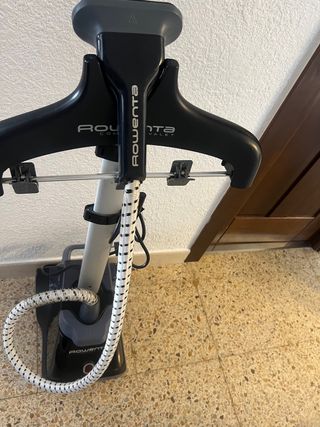 Vaporizador vertical Rowenta Master Valet IS6300.
