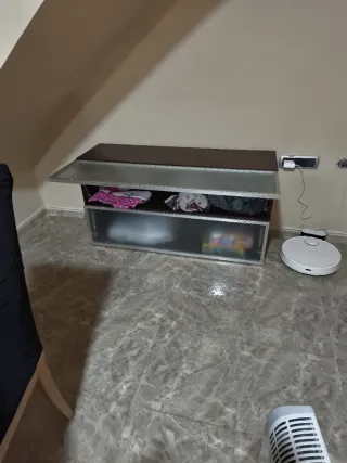 Mueble de salón madera y cristal