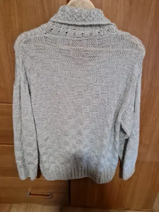 Jersey gris cuello alto tejido