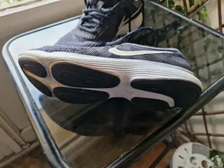 Zapatillas Nike Negras y Grises