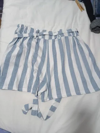 Pantalón corto tipo linl