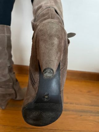 Stivali in camoscio marrone