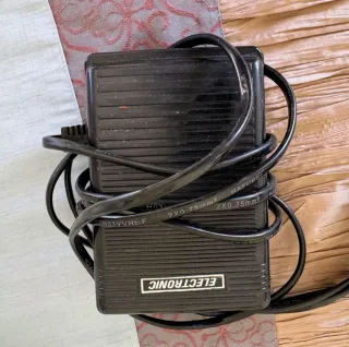 Máquina de coser Victoria mecánica + pedal