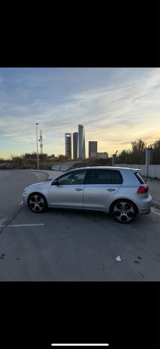 Volkswagen Golf GTI 2011