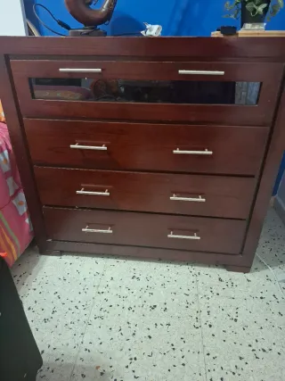 Cómoda 4 cajones madera maciza y cristal