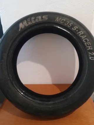 Neumático delantero Mitas