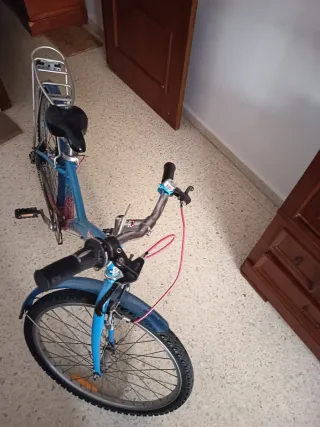 Bicicleta Negra y bicicleta azul