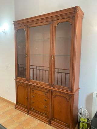 Armario antiguo madera maciza y cristal