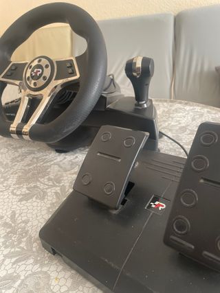 Volante y Pedales PS4 Thrustmaster