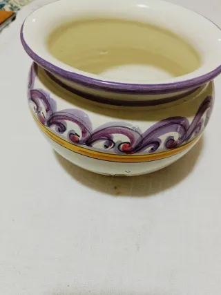 Vasetto decorato a mano con farfalle