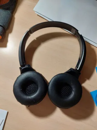 Cascos Panasonic Bluetooth portátiles con funda