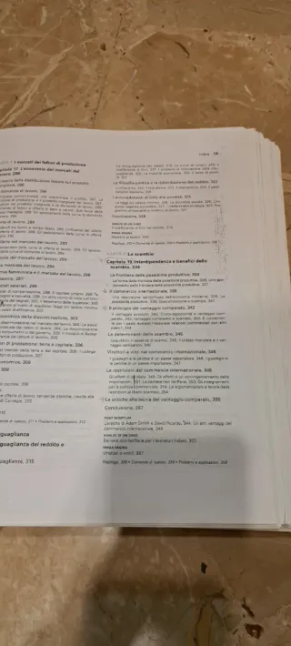 Libro Principi di economia