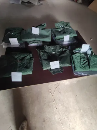 Trajes de agua verdes nuevos y alguno un rato uso