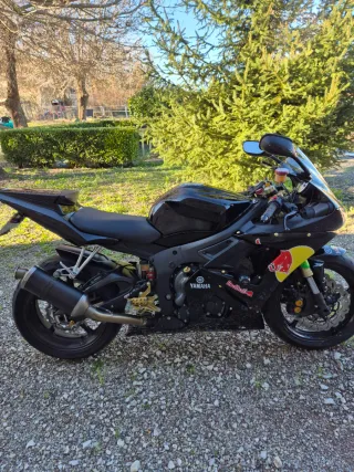Yamaha R6