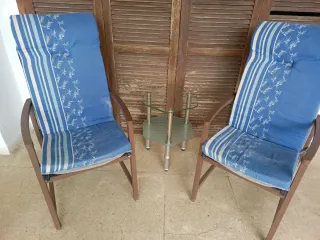 Mesa y 3 sillas terraza