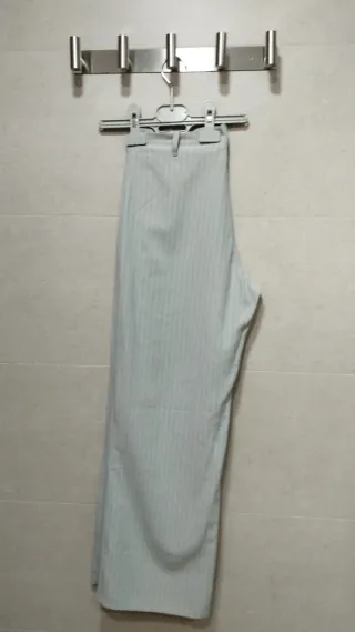 Dos pantalones anchos verano beige y gris