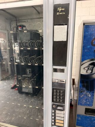 Máquina expendedora solidos Necta