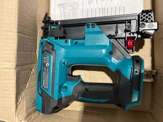 Clavadora Makita DFN350Z 18GA 18V LXT