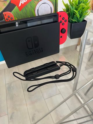 ¡CÓMO NUEVA! Nintendo Switch + Accesorios