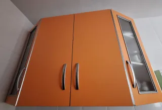 Muebles de cocina 8 cajones naranja y verde