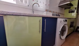 Muebles de cocina 8 cajones naranja y verde