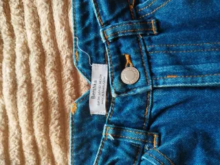 Pantalones vaqueros con rayas laterales