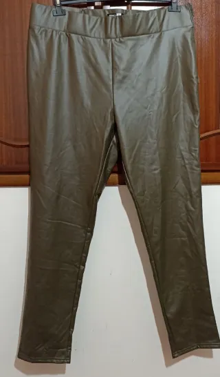 Pantaloni donna similpelle verde oliva