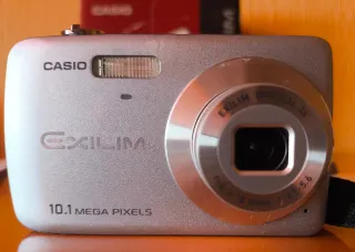 Cámara Casio Exilim EX-Z33 10.1 MP