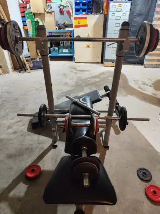 Banco de pesas y mancuernas