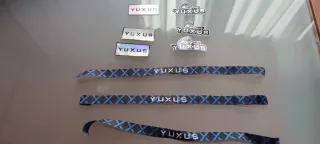 3 Pulseras YUXUS y 6 Pegatinas.