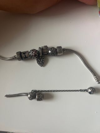 Pulsera Pandora con charms