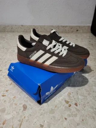 Adidas Spezial Marrones y Blancas