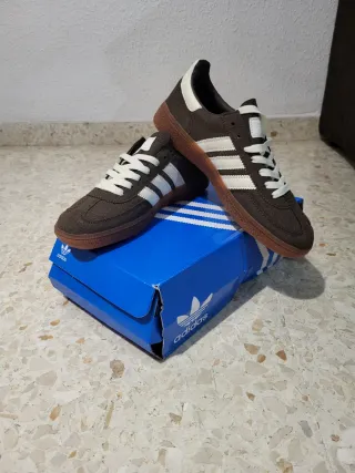 Adidas Spezial Marrones y Blancas