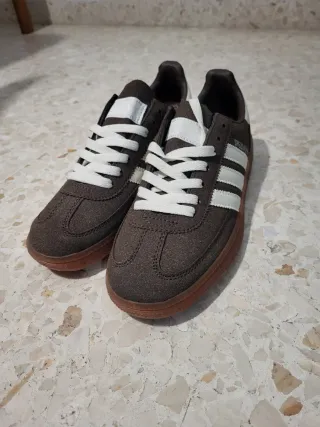 Adidas Spezial Marrones y Blancas
